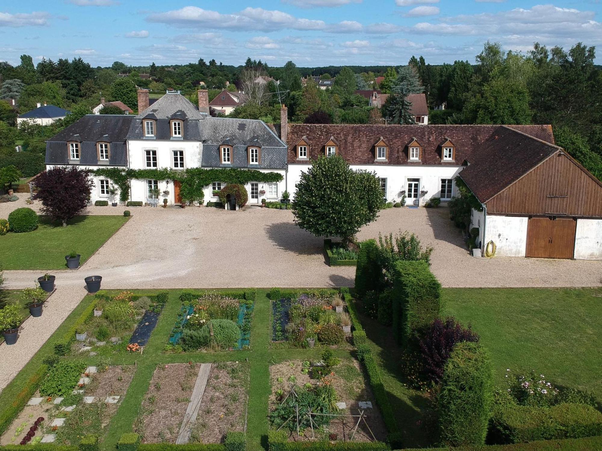 Maison De Famille Pres De Montargis - Elegance Et Confort En Foret - Fr-1-590-354 Paucourt Экстерьер фото